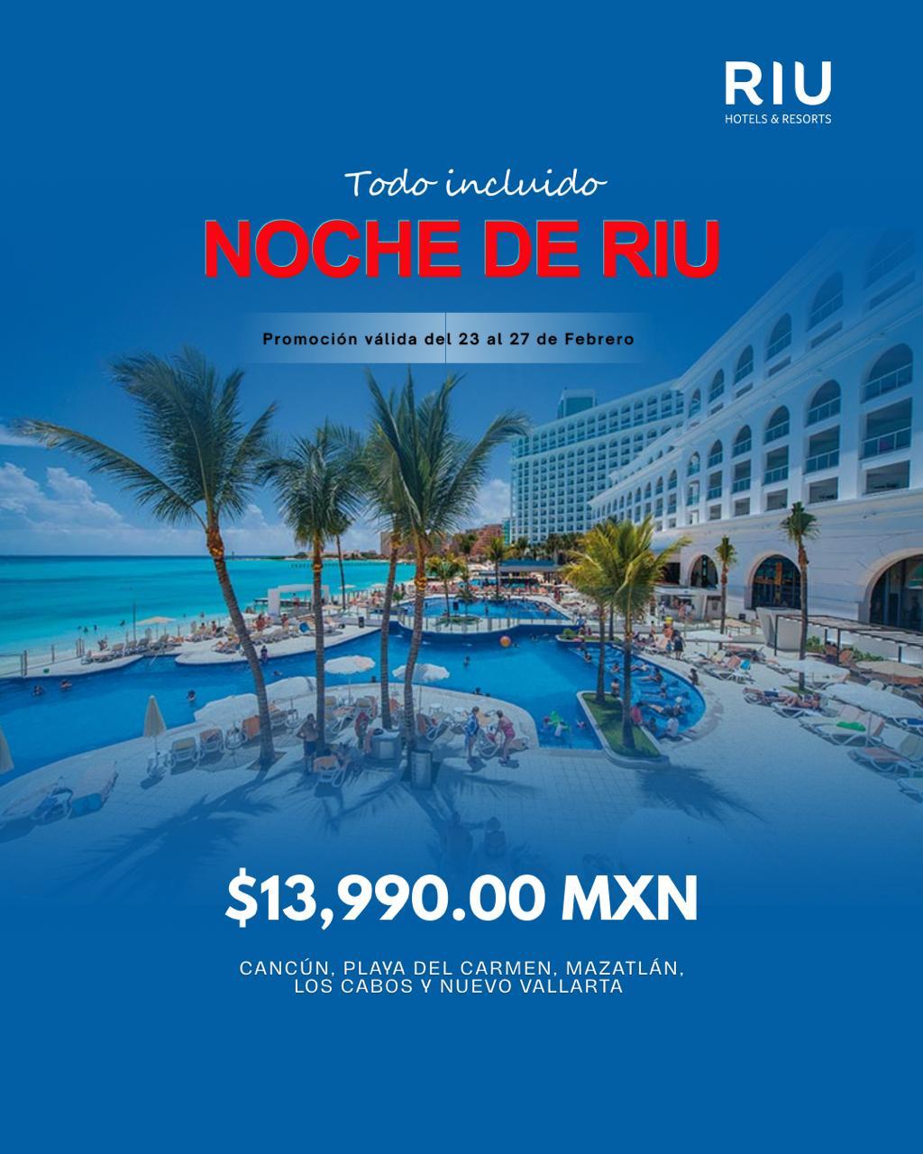 Riu Palace con alberca y palmeras
